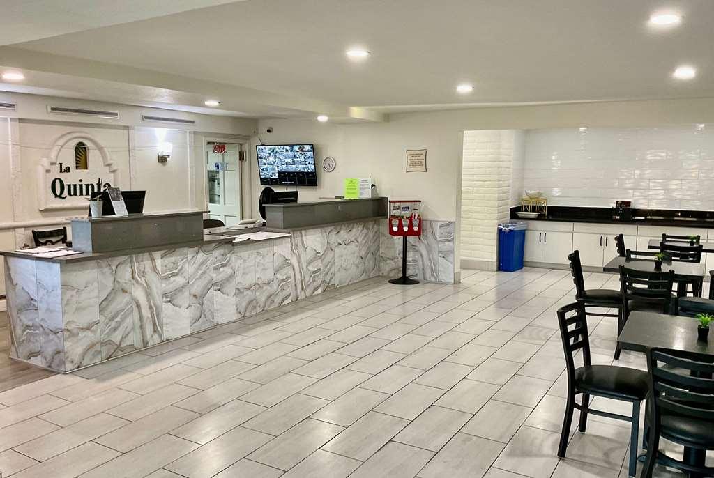 La Quinta Inn By Wyndham Stockton Interior foto
